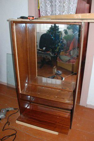 Wir machen einen falschen Kamin aus einem alten Sideboard