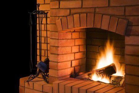 Traditioneller Holzkamin - Foto