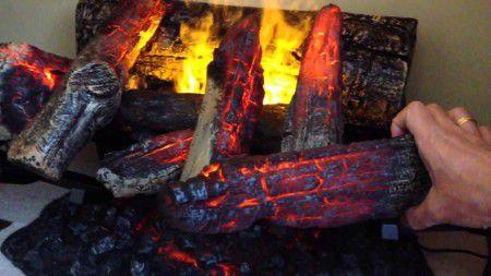 Feuermuster im dekorativen Kamin