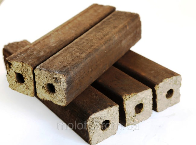 Holzbrikett für Herd