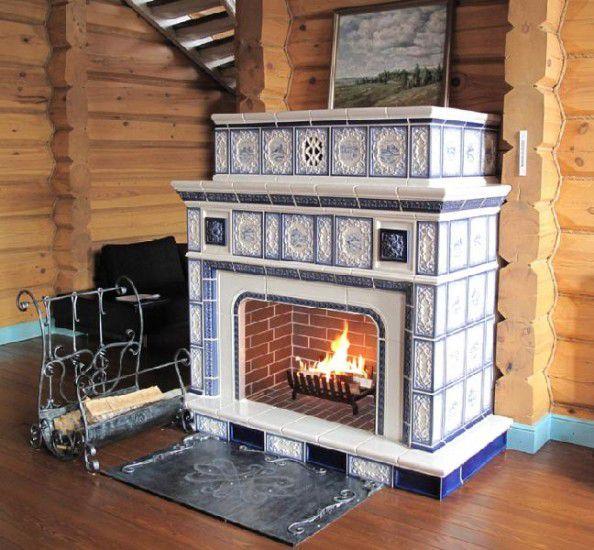 Gekachelter Kamin