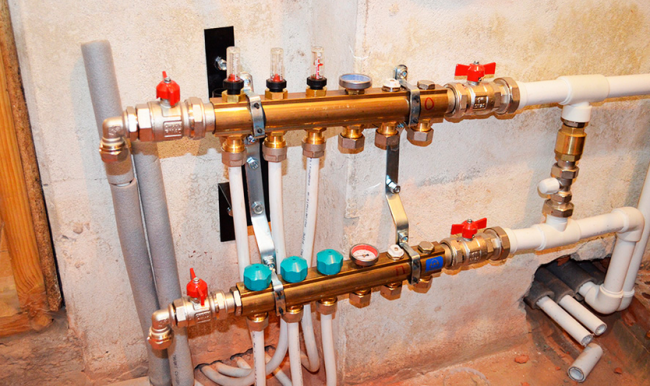 11 Fußbodenheizungsverteiler