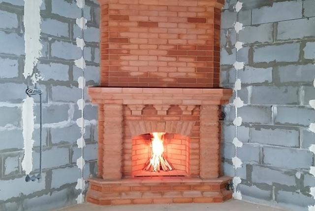 gemauerter Kamin