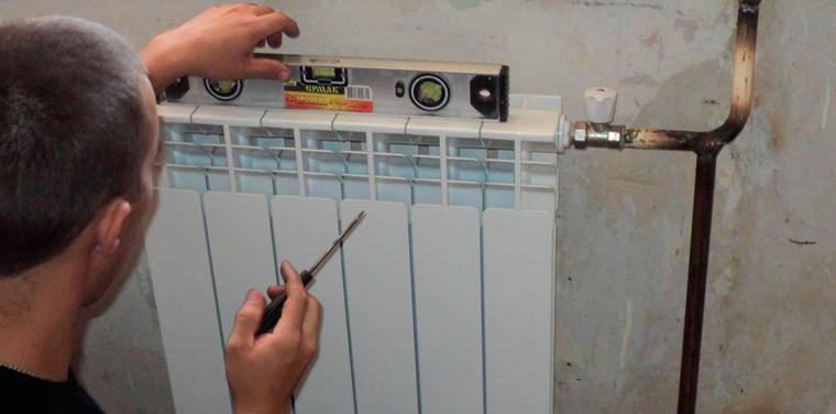 Wenn keine Pumpe im System vorhanden ist, sollte der obere Kreis mit leichtem Gefälle angeordnet werden