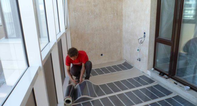 Besonderheiten bei der Installation einer elektrischen Fußbodenheizung auf einem Balkon