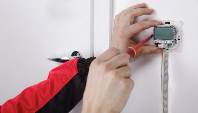 Merkmale der Installation eines Thermostats